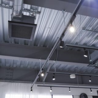 断熱塗装で光熱費削減！空調を我慢せず快適な職場に